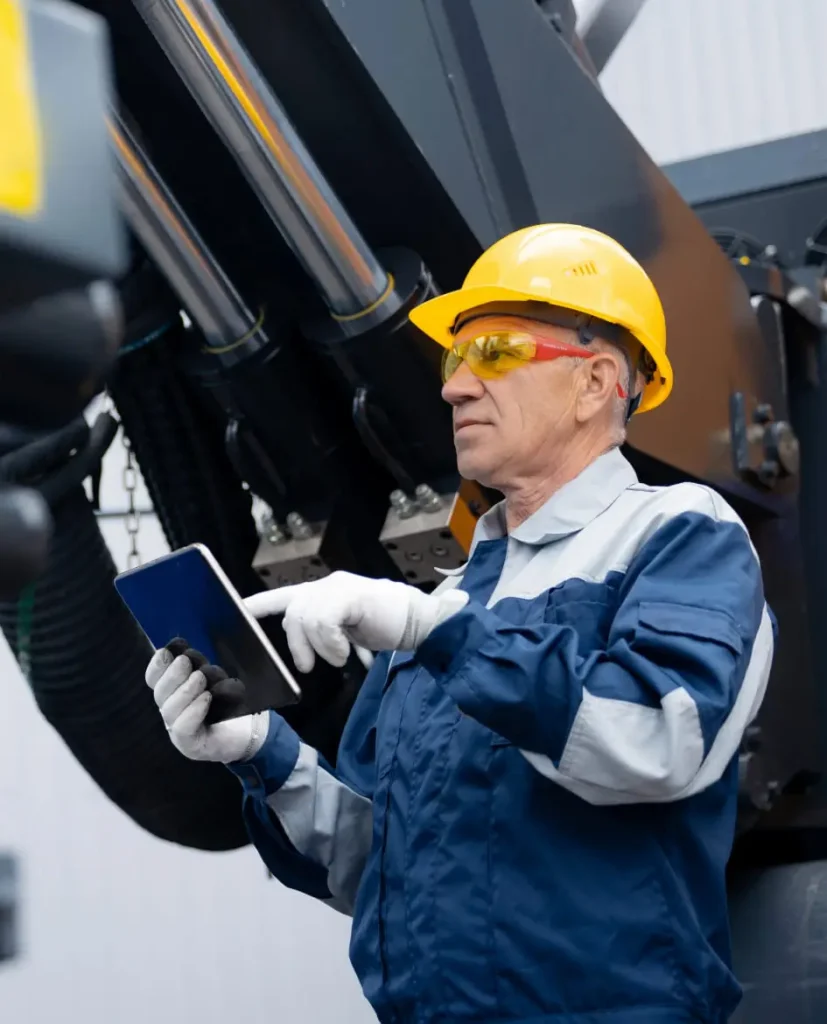 Service diagnostics and repair of hydraulic systems and hoses for industrial truck.