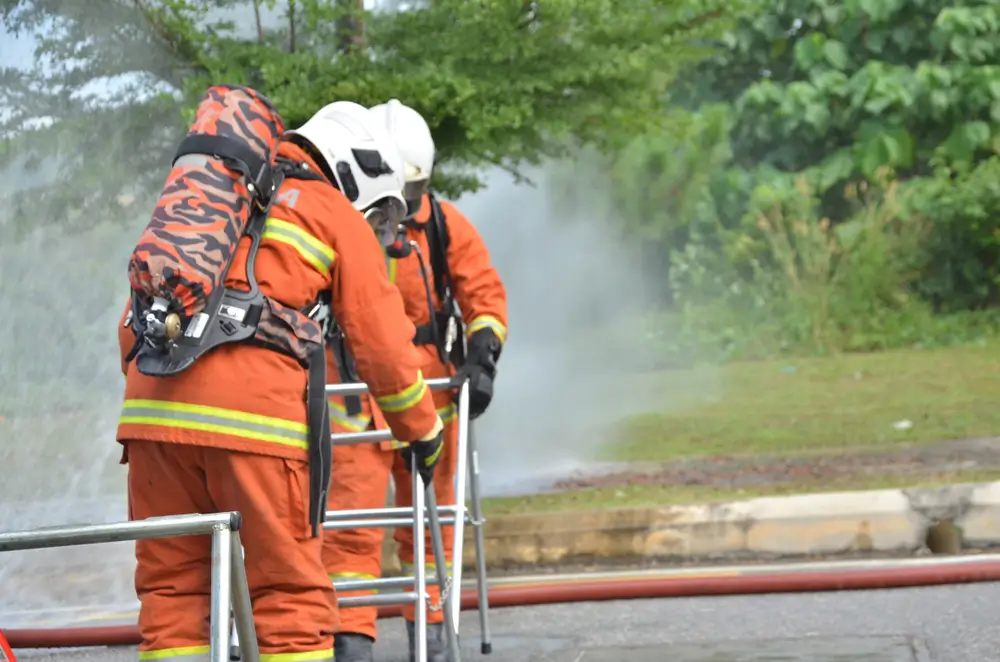 The special forces Hazmat Fire and Rescue Department of Malaysia, making exercise a chemical spill.